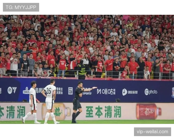 上海海港队防守表现回落，近期比赛连续失球暴露隐患
