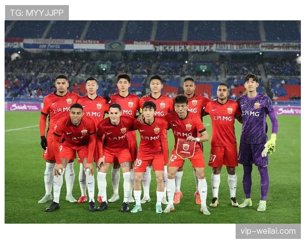 上海海港王朝是否初现:争冠表现与阵容稳定性持续显现 上海海港王朝是否初现:争冠表现与阵容稳定性持续显现